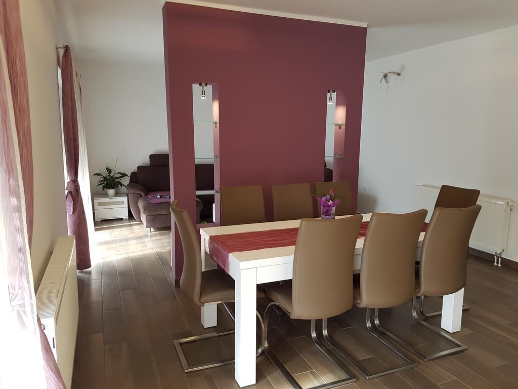 סנג' Apartments Tereza מראה חיצוני תמונה